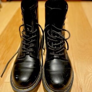 Black Dr. Martens gently used